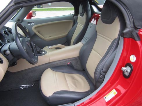 Used 2006 Pontiac Solstice Convertible w/ Premium Package RWD image 9