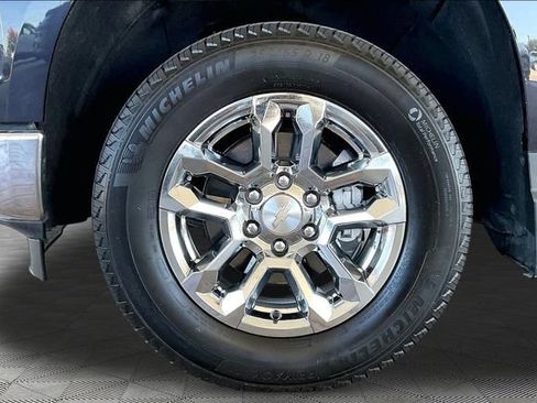 Used 2023 Chevrolet Silverado 1500 LT AWD/4WD image 21