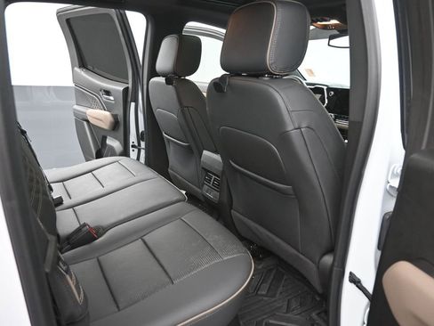 Used 2024 GMC Canyon Denali image 16