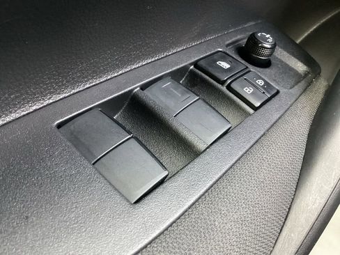 Used 2025 Toyota Corolla LE image 19