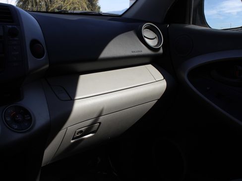 Used 2007 Toyota RAV4 Limited image 33