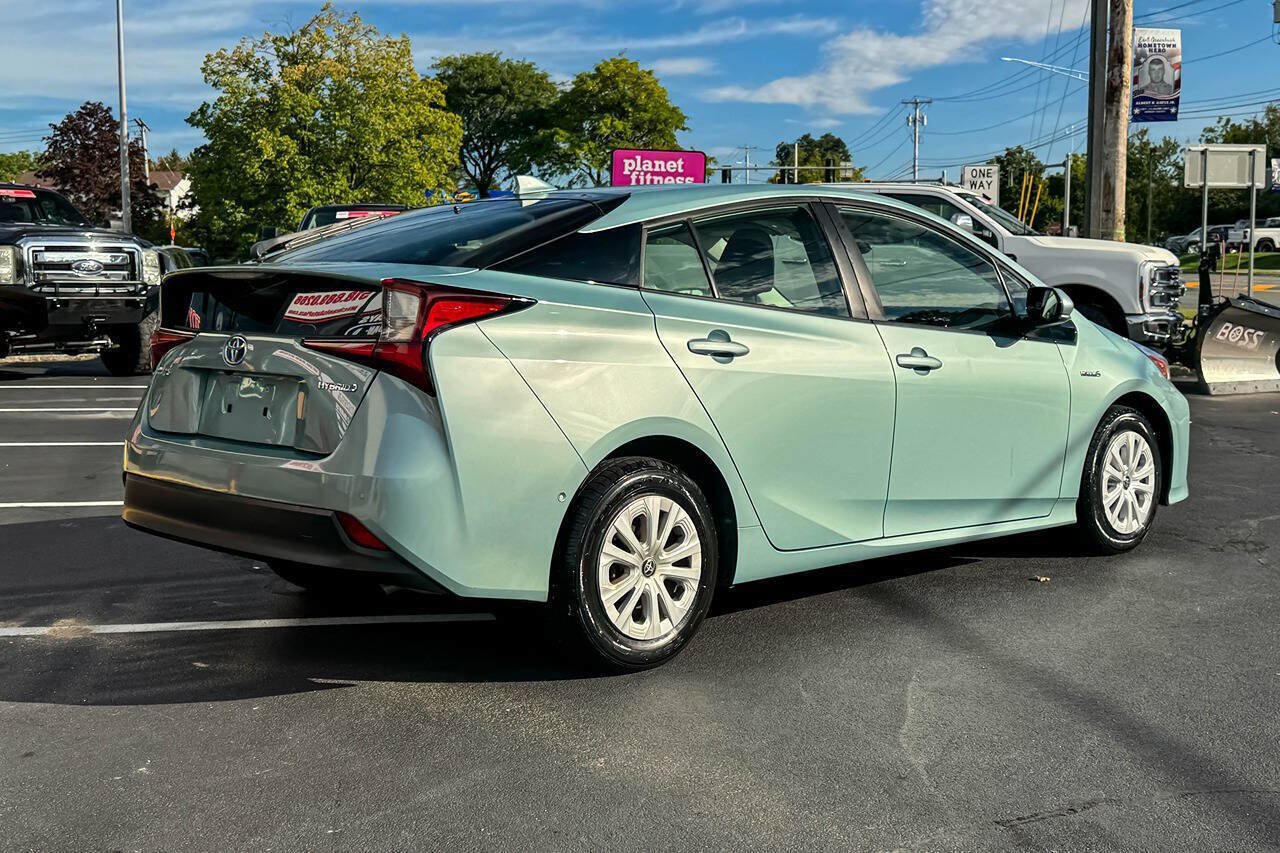 Used 2019 Toyota Prius LE FWD image 4