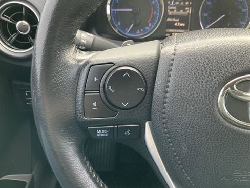 Used 2019 Toyota Corolla SE image 25