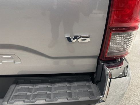 Used 2019 Toyota Tacoma SR5 image 9