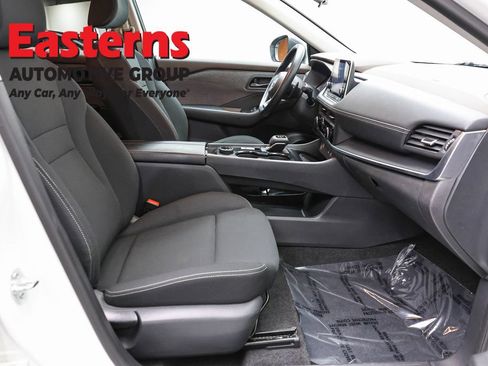 Used 2023 Nissan Rogue S AWD/4WD image 25