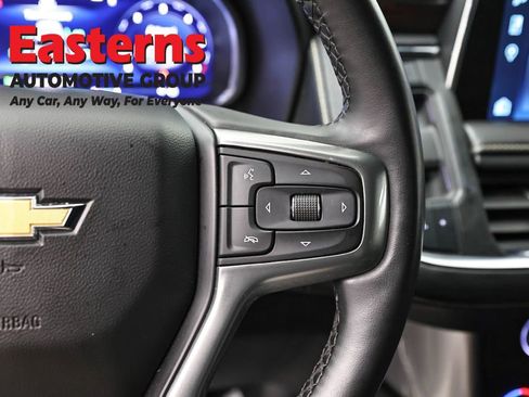 Used 2023 Chevrolet Suburban Premier RWD image 16