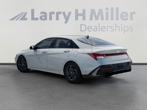 New 2026 Hyundai Elantra Blue image 5