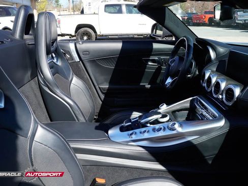Used 2018 Mercedes-Benz AMG GT Roadster w/ Exclusive Interior Package image 28