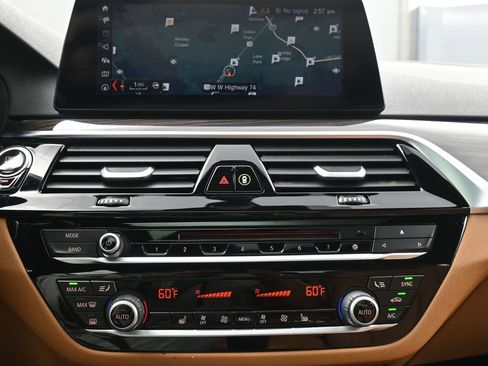 Used 2019 BMW 540i xDrive image 18