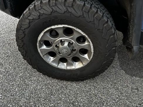 Used 2013 Toyota FJ Cruiser 4WD image 7