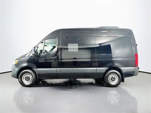 Used 2023 Mercedes-Benz Sprinter 2500 image 5