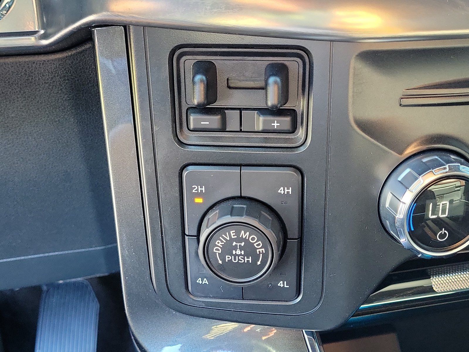 Used 2021 Ford F150 Lariat w/ Equipment Group 502A High AWD/4WD image 27