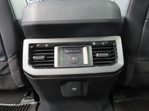 Used 2025 Ford F250 Platinum image 11