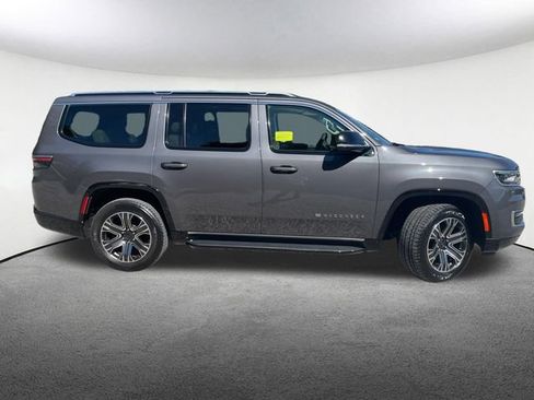 Used 2023 Jeep Wagoneer 4WD w/ Premium Group I image 17