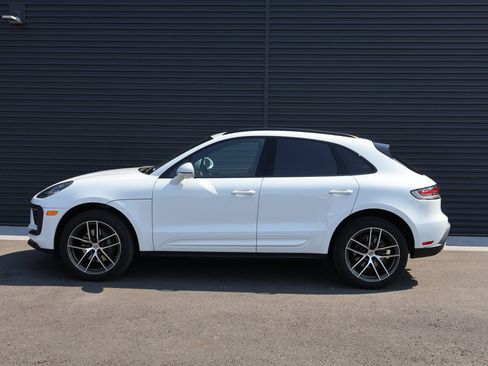 Used 2026 Porsche Macan AWD/4WD image 2