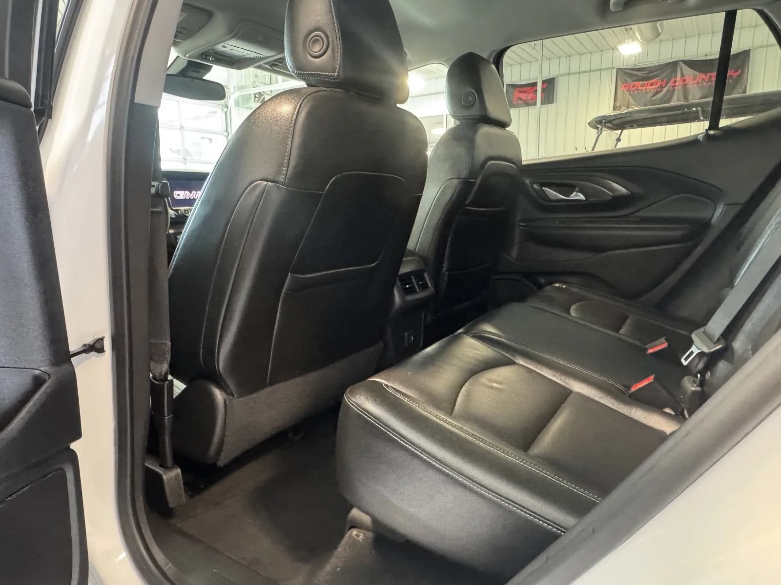 Used 2024 GMC Terrain SLT AWD/4WD image 13