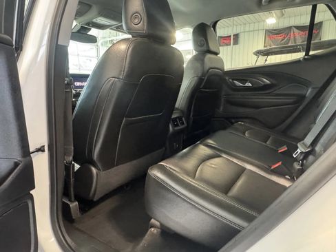 Used 2024 GMC Terrain SLT AWD/4WD image 13