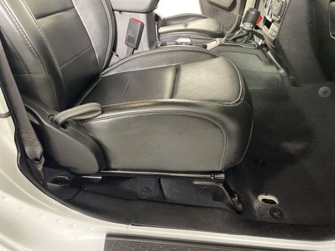 Used 2022 Jeep Wrangler Unlimited Sahara w/ Cold Weather Group image 23