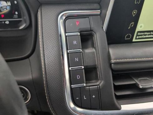 Used 2022 GMC Yukon SLT w/ SLT Luxury Package image 14