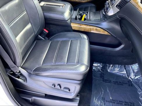 Used 2017 GMC Yukon Denali image 30