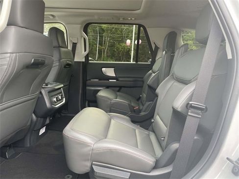 New 2025 Ford Expedition Active image 12