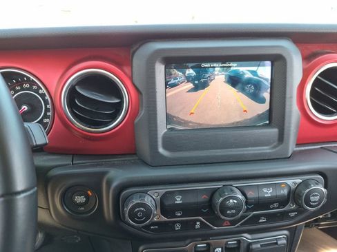 Used 2021 Jeep Wrangler Unlimited Rubicon AWD/4WD image 17