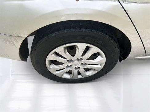 Used 2010 Kia Forte EX FWD image 29