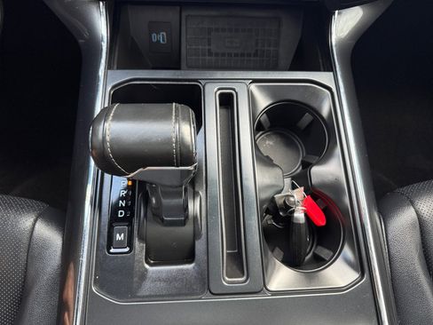 Used 2022 Ford F150 Lariat w/ Equipment Group 502A High image 26