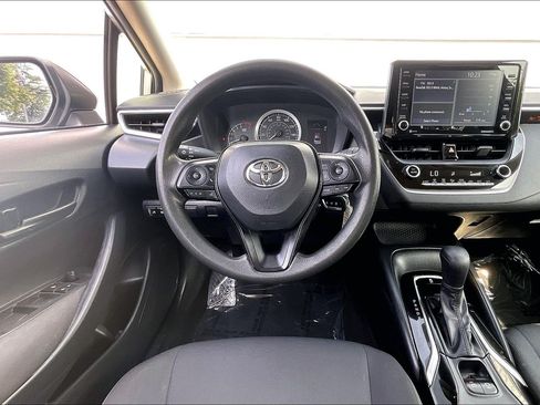 Used 2022 Toyota Corolla LE FWD image 6