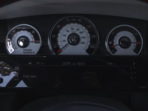 Used 2015 Rolls-Royce Wraith 2dr Coupe image 17