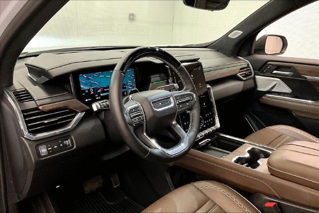 Used 2026 GMC Acadia Denali w/ Super Cruise Package AWD/4WD image 16