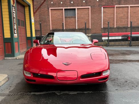 Used 2000 Chevrolet Corvette Convertible w/ Performance Handling Pkg image 15