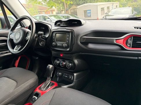 Used 2015 Jeep Renegade Trailhawk AWD/4WD image 15