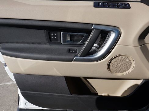 Used 2019 Land Rover Discovery Sport HSE image 21