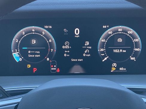 New 2026 Volkswagen Tiguan SE R-Line FWD image 27