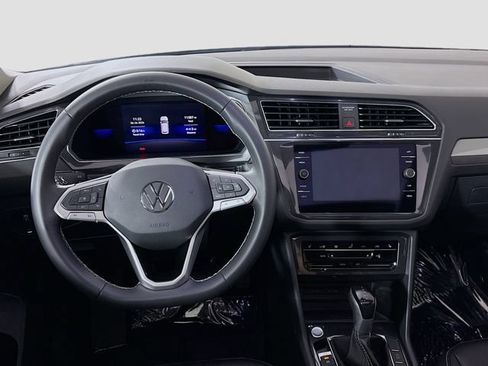 Certified 2023 Volkswagen Tiguan SE w/ Panoramic Sunroof Package AWD/4WD image 26