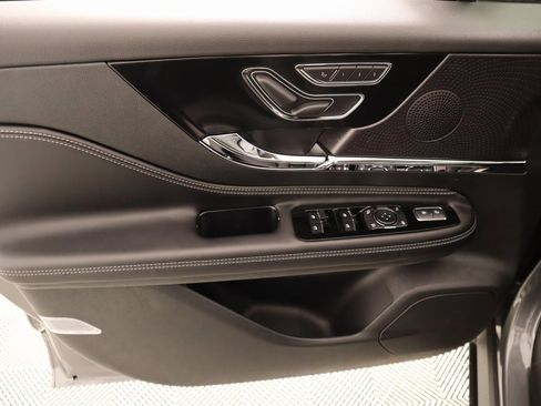 New 2026 Lincoln Corsair Premiere image 16