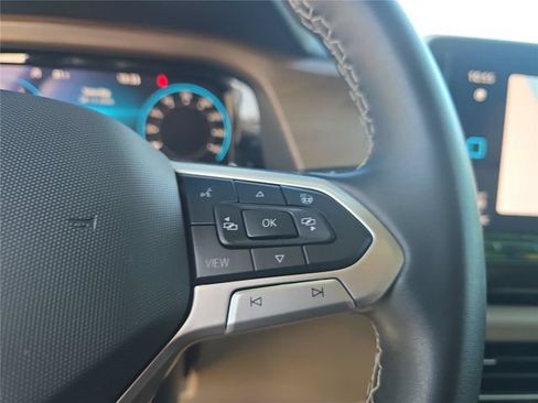 Used 2024 Volkswagen Atlas SE w/ Panoramic Sunroof Package FWD image 25