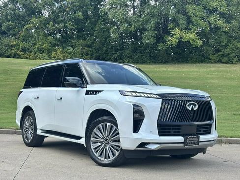 Used 2025 INFINITI QX80 Luxe AWD/4WD image 2