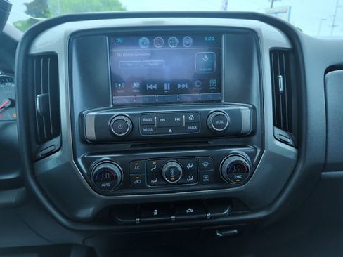 Used 2018 Chevrolet Silverado 1500 LT w/ All Star Edition AWD/4WD image 3