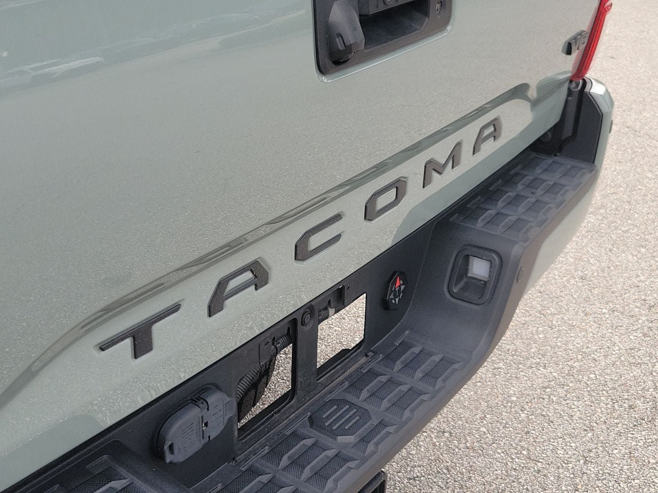 Used 2022 Toyota Tacoma SR5 w/ Trail Edition AWD/4WD image 6