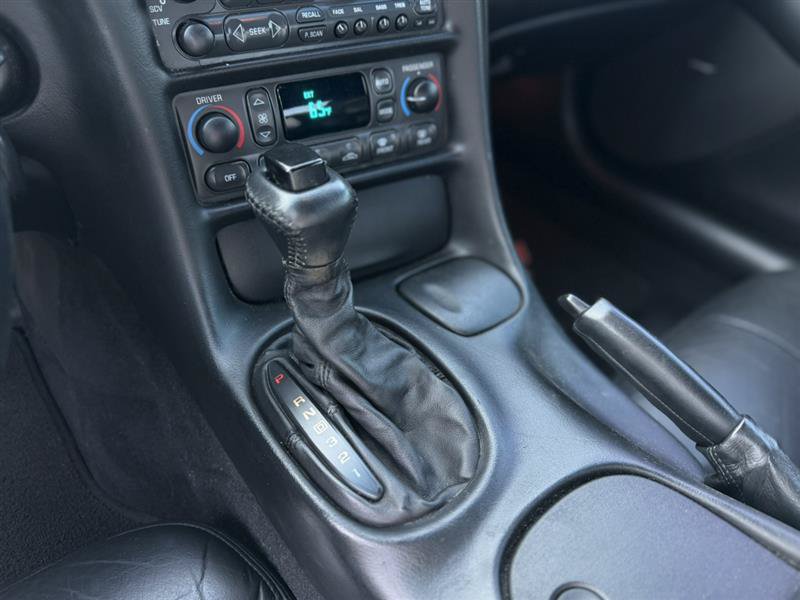 Used 2000 Chevrolet Corvette Coupe RWD image 30