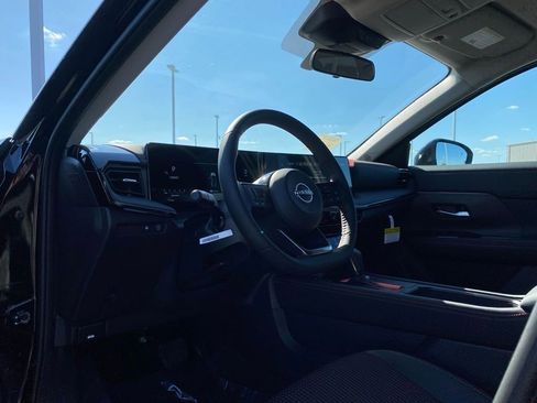 New 2025 Nissan Kicks SR image 10