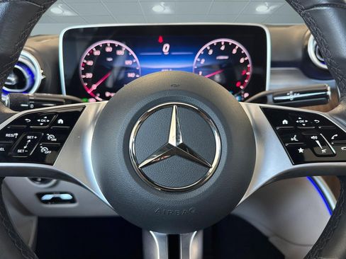 Used 2025 Mercedes-Benz C 300 4MATIC Sedan image 10