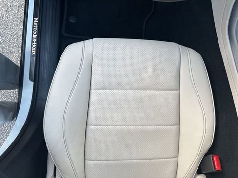 Used 2025 Mercedes-Benz GLE 450 4MATIC image 16