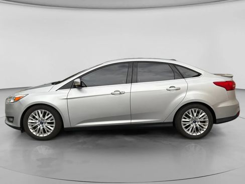 Used 2018 Ford Focus Titanium FWD image 2