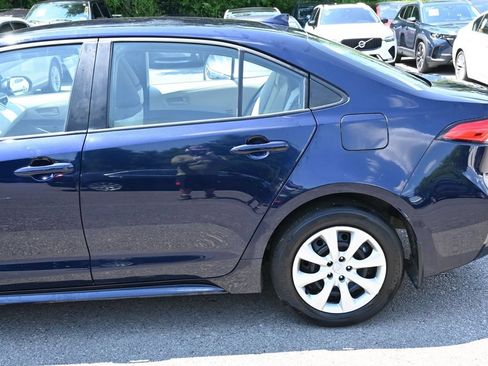 Used 2025 Toyota Corolla LE FWD image 8
