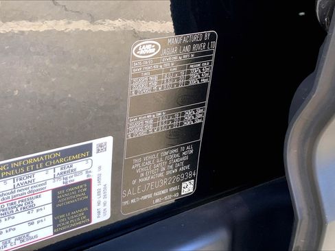 Used 2024 Land Rover Defender 110 S image 33