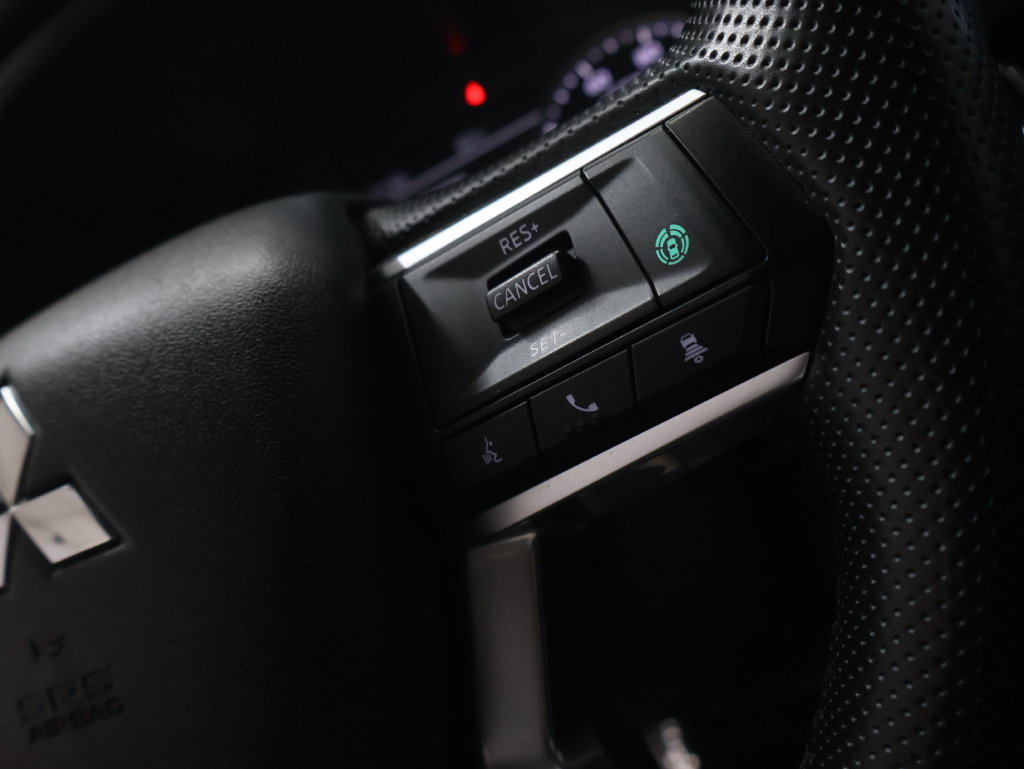 Used 2024 Mitsubishi Outlander SE FWD image 21