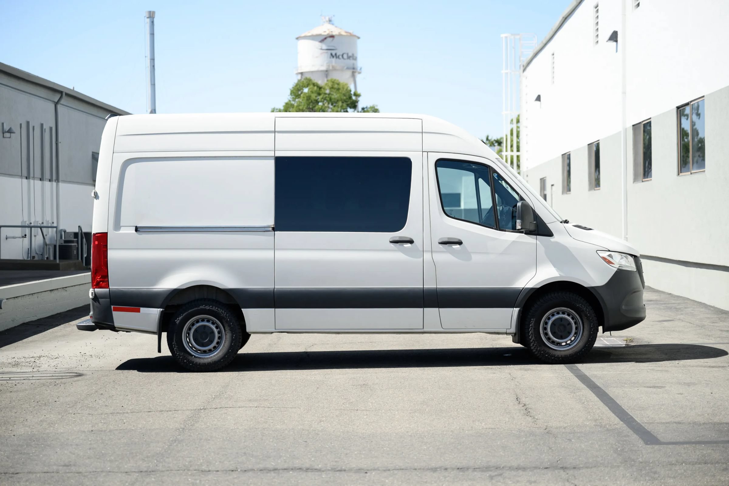 Used 2021 Mercedes-Benz Sprinter 2500 image 16